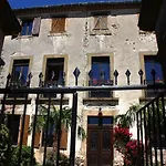 La Grande Maison Couette-café 3*