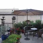 La Grande Maison Couette-café Cambieure