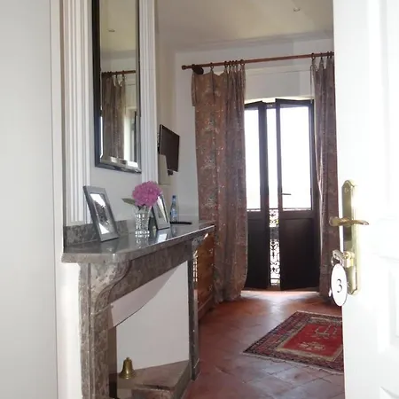La Grande Maison Bed & Breakfast