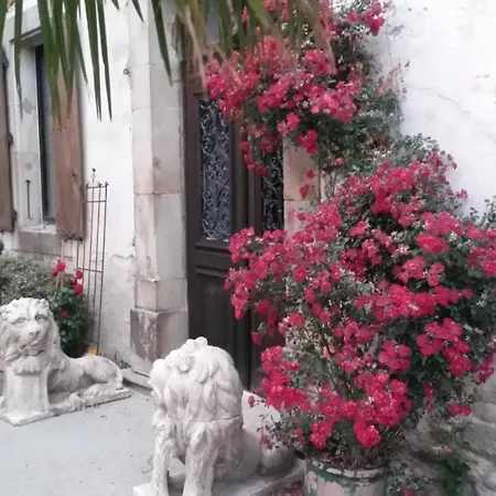 La Grande Maison Bed & Breakfast