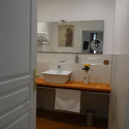 Couette-café La Grande Maison 3*