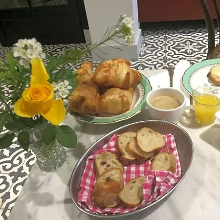 Couette-café La Grande Maison 3*