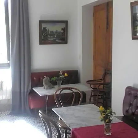 La Grande Maison Bed & Breakfast Cambieure