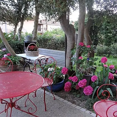 La Grande Maison Couette-café Cambieure
